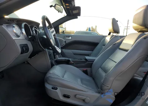 2009 Ford Mustang z USA, uszkodzony, nr VIN 1ZVHT84N695108621